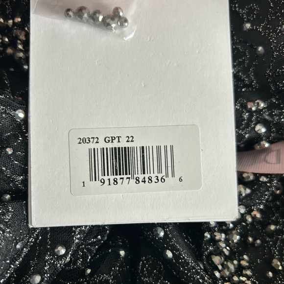 Mac Duggal 20372 NWT EMBELLISHED ILLUSION LONG SLEEVE V NECK GOWN - Picture 8 of 8